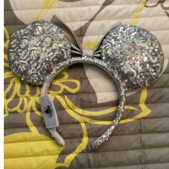 NWOT Disney Parks Snow White Magic Mirror Metallic Evil Queen Ear Headband